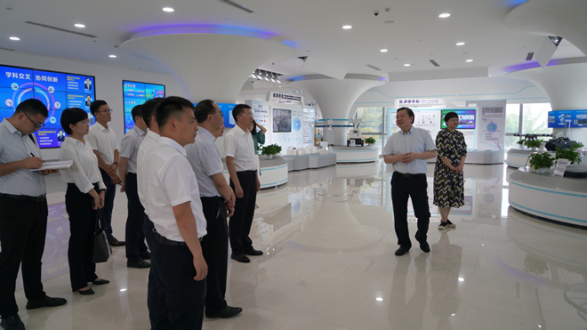 西南石油大学党委理论学习中心组到清华四川能源互联网研究院开展主题教育现场教学