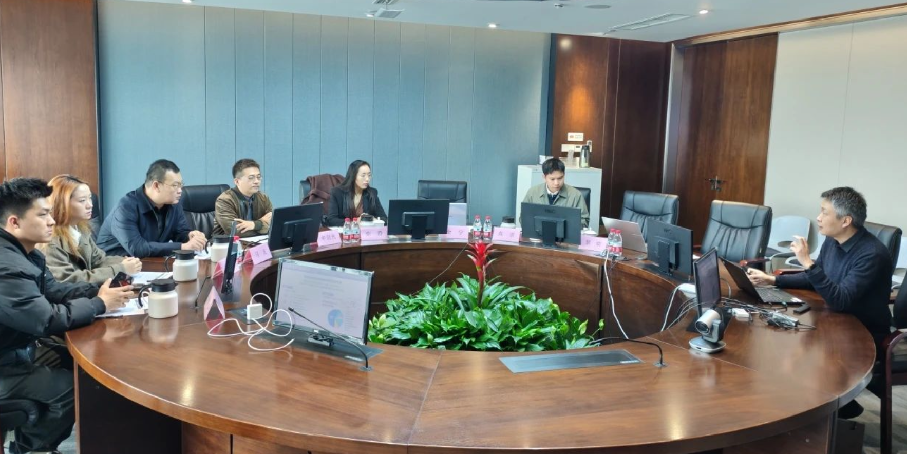 绿色低碳技术委员会秘书长柴静一行到访清华四川院