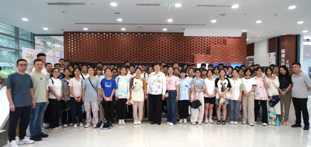 教育培养｜南充白塔中学、遂宁安居中学暑期研学团走进清华四川院，感受能源科技脉动