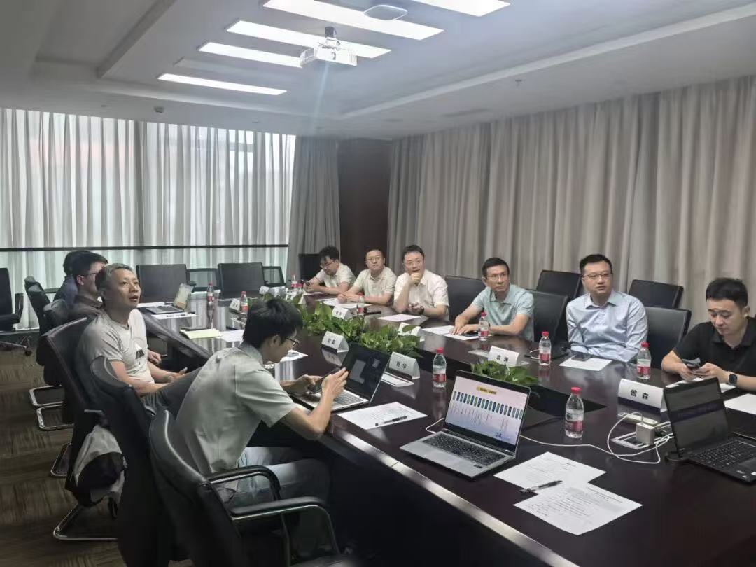 中建西南院党委副书记、总经理吴鸣一行到清华四川院参观交流